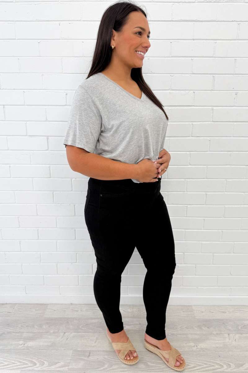 Reign Jeans - Image 23
